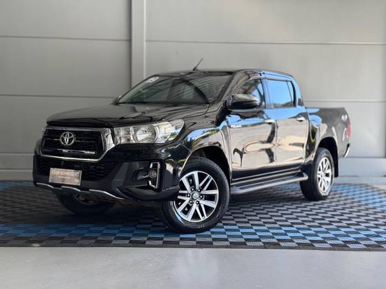TOYOTA HILUX 2.8 SRV 4X4 CD 16V DIESEL 4P AUTOMÁTICO TOYOTA HILUX 2.8 SRV 4X4 CD 16V DIESEL 4P AUTOMÁTICO